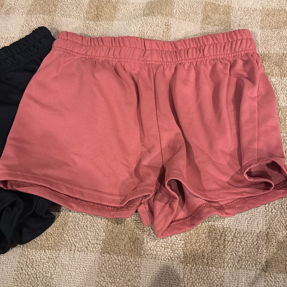 Shorts - Picture 2 of 3